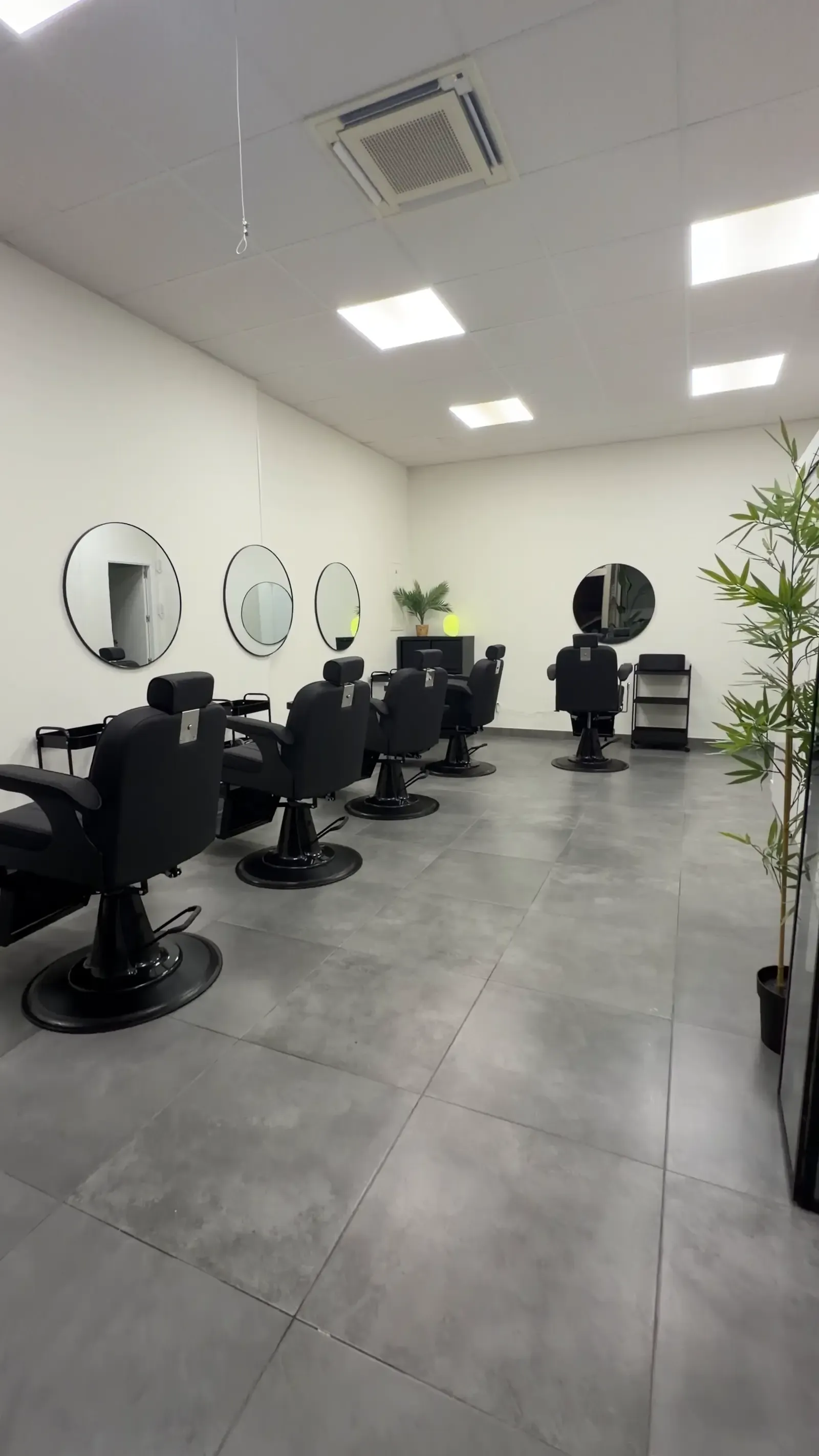 Interior del estudio de Javier The Barber