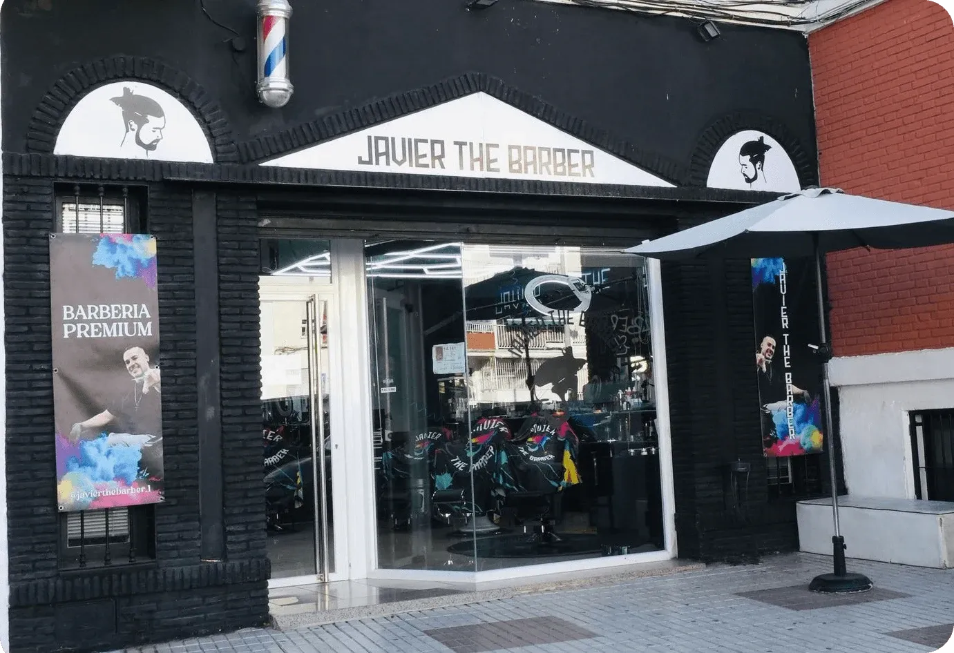 Interior del estudio de Javier The Barber
